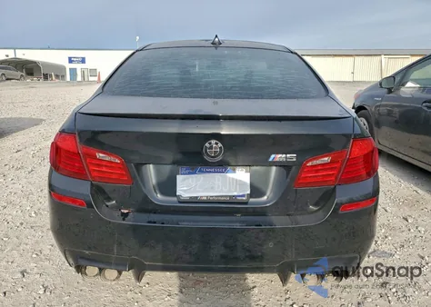 2013 BMW M5 z USA, uszkodzony, nr VIN WBSFV9C56DC772717